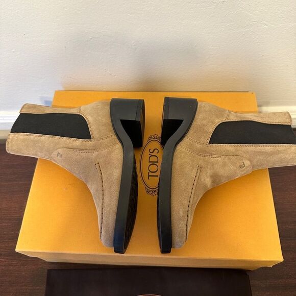 TOD’S Women's Tronchetto  Tan Suede Ankle  Boots size 5 1/2 - Picture 9 of 11